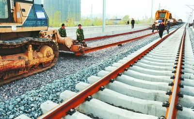 �Ϸ��F·�м~�ϭh���ӿ��܉���D��