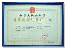 ���\����